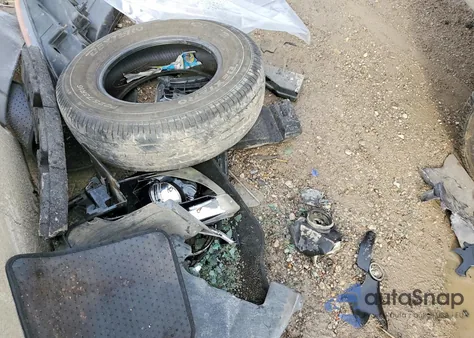 2001 Jeep Grand Cherokee Laredo z USA, uszkodzony, nr VIN 1J4GW48S61C694679